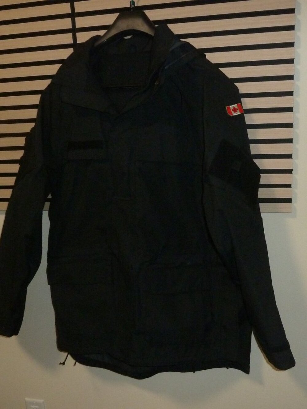 Royal Canadian Navy Extreme Weather Rain Jacket Gore-Tex Size XL Long With Hood